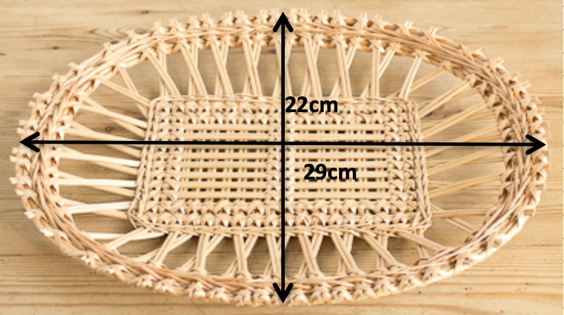 繊細な透かし手編みカゴ（ヤナギ）０型タイプ（縦22cm、横29cm）