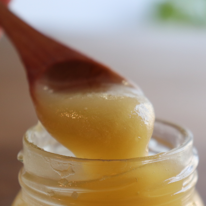 生はちみつ　Raw Honey Pasaka 自然保護地区で採取された、天然、非加熱だから酵素ビタミンミネラルがたっぷり