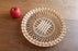 繊細な透かし手編みカゴ（ヤナギ）円型タイプ（直径 約30cm）